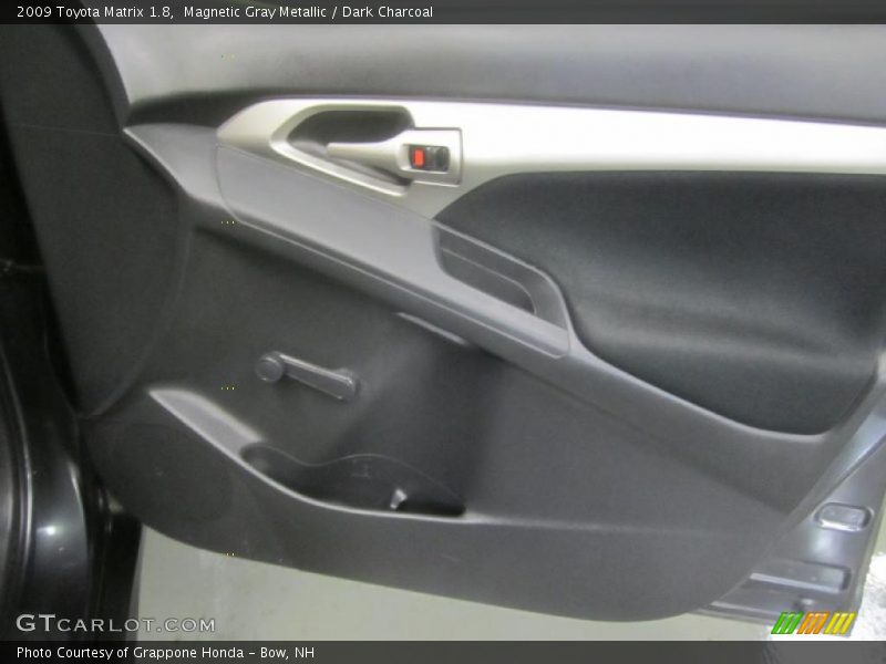 Magnetic Gray Metallic / Dark Charcoal 2009 Toyota Matrix 1.8