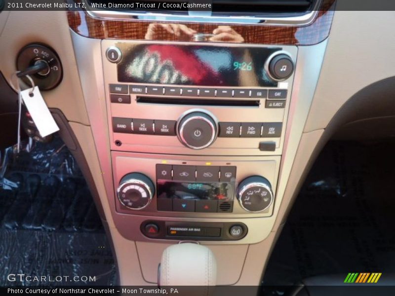 White Diamond Tricoat / Cocoa/Cashmere 2011 Chevrolet Malibu LTZ