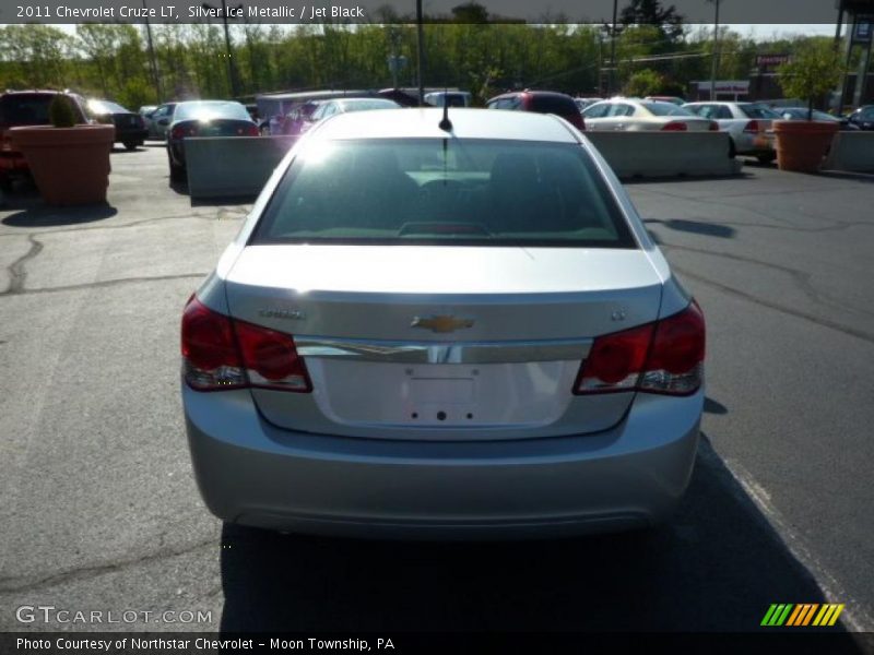 Silver Ice Metallic / Jet Black 2011 Chevrolet Cruze LT