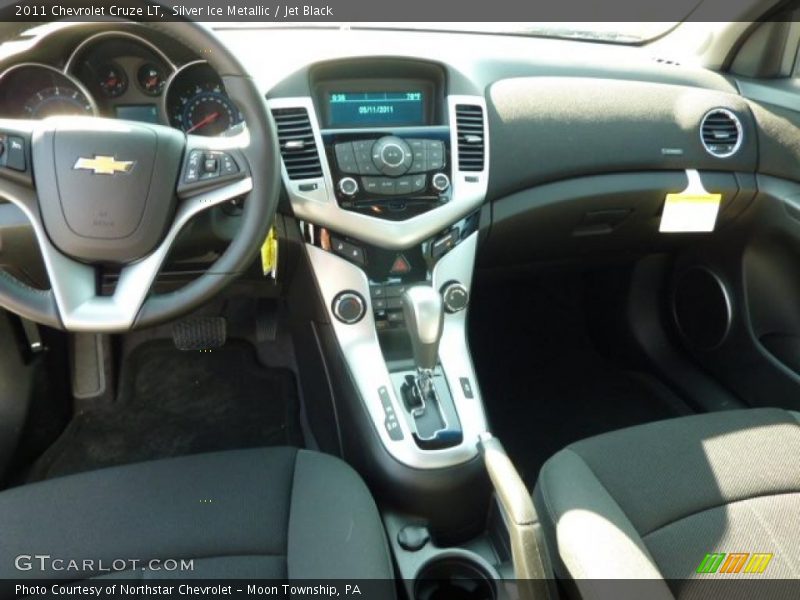 Silver Ice Metallic / Jet Black 2011 Chevrolet Cruze LT