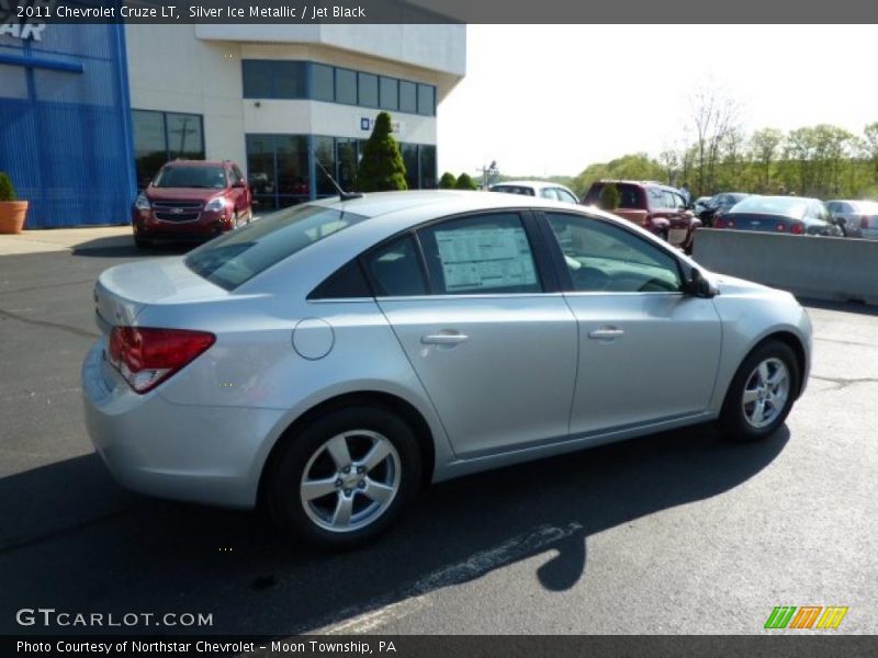 Silver Ice Metallic / Jet Black 2011 Chevrolet Cruze LT