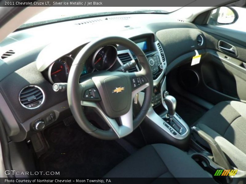 Silver Ice Metallic / Jet Black 2011 Chevrolet Cruze LT