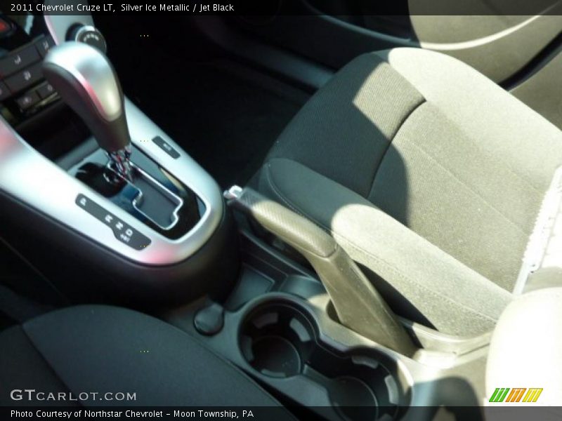 Silver Ice Metallic / Jet Black 2011 Chevrolet Cruze LT