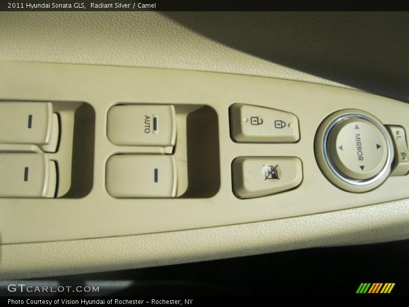 Radiant Silver / Camel 2011 Hyundai Sonata GLS