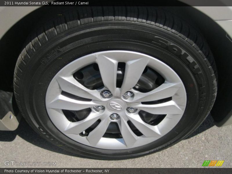 Radiant Silver / Camel 2011 Hyundai Sonata GLS