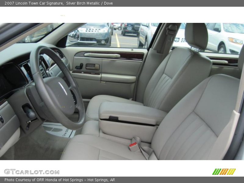  2007 Town Car Signature Dove Interior