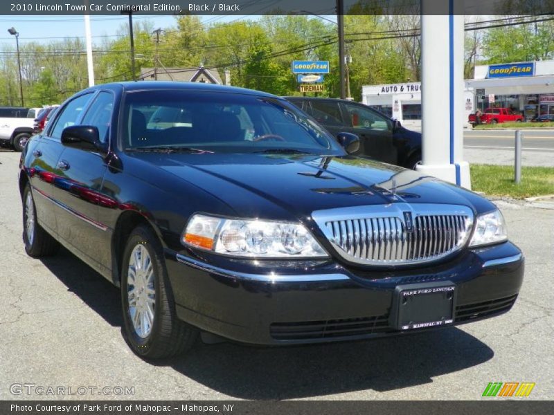 Black / Black 2010 Lincoln Town Car Continental Edition