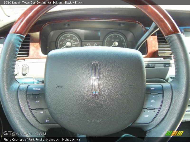 Black / Black 2010 Lincoln Town Car Continental Edition