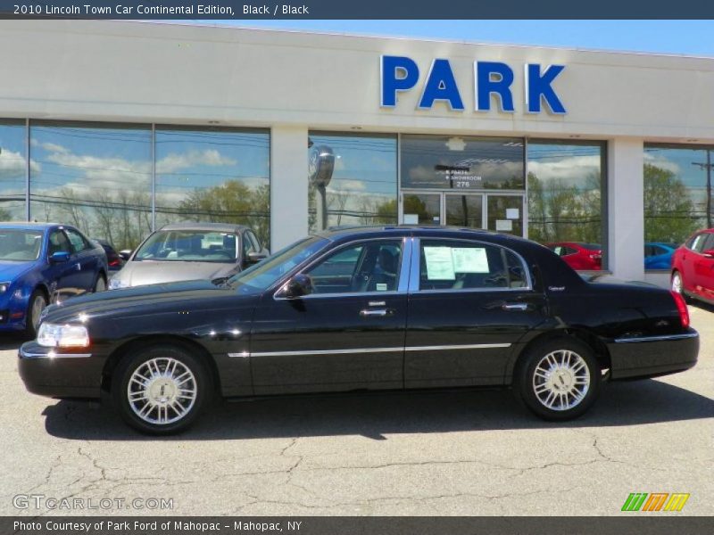 Black / Black 2010 Lincoln Town Car Continental Edition