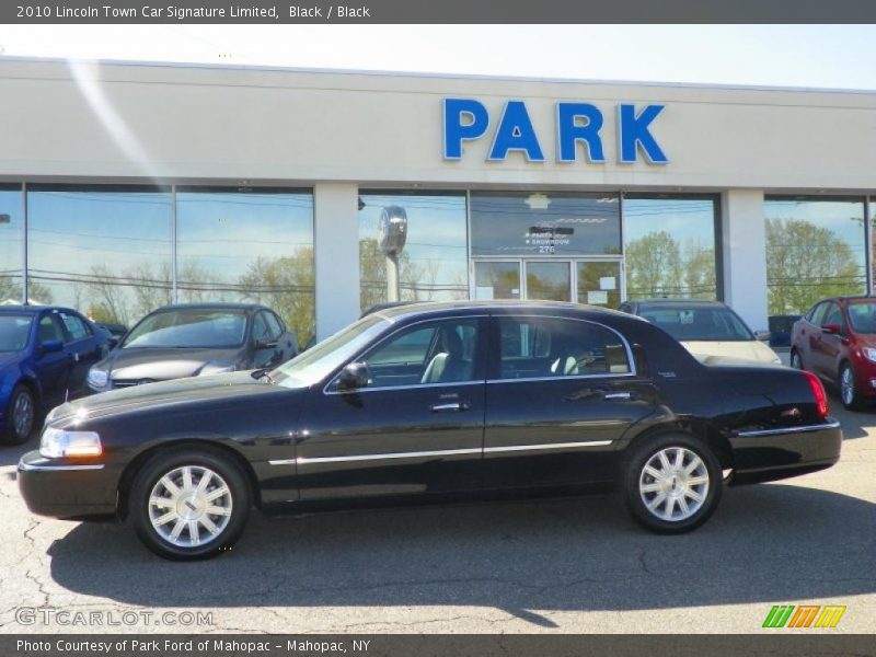 Black / Black 2010 Lincoln Town Car Signature Limited