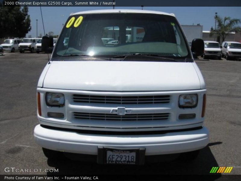 Summit White / Neutral 2000 Chevrolet Express G2500 Cargo