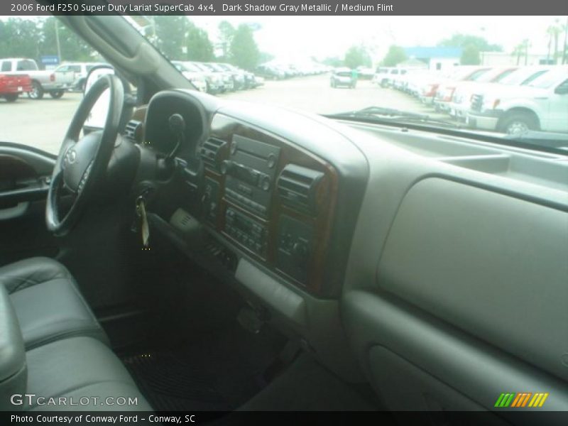 Dark Shadow Gray Metallic / Medium Flint 2006 Ford F250 Super Duty Lariat SuperCab 4x4