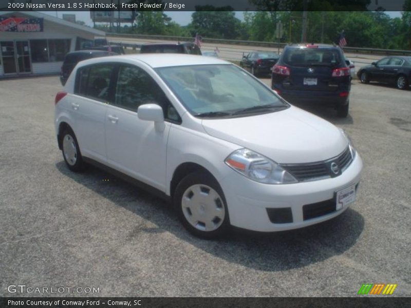 Fresh Powder / Beige 2009 Nissan Versa 1.8 S Hatchback