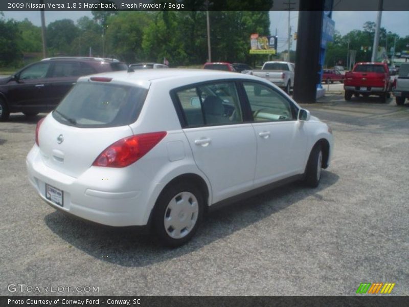 Fresh Powder / Beige 2009 Nissan Versa 1.8 S Hatchback