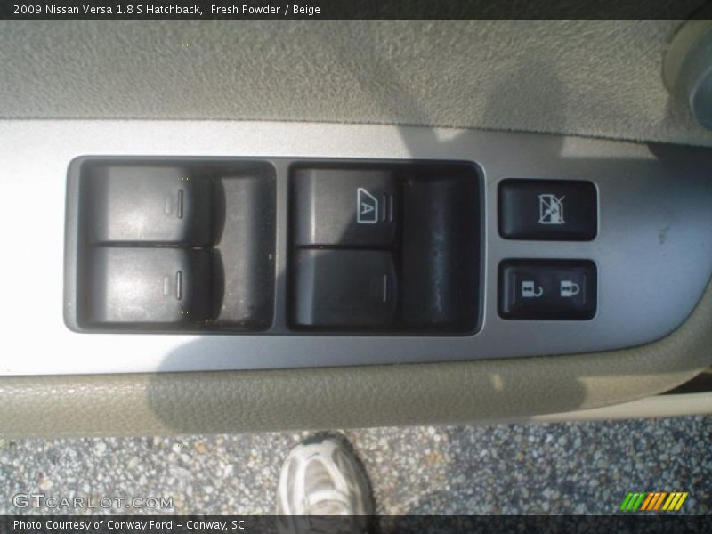 Fresh Powder / Beige 2009 Nissan Versa 1.8 S Hatchback