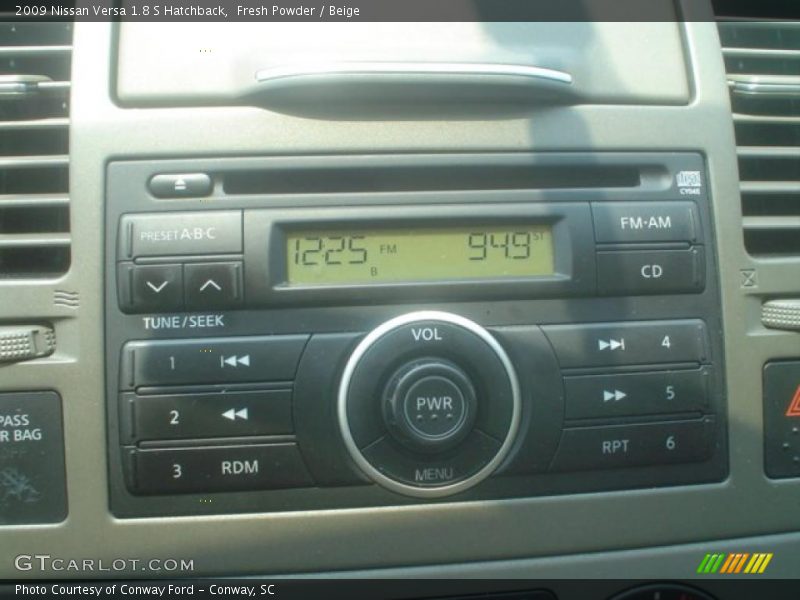 Fresh Powder / Beige 2009 Nissan Versa 1.8 S Hatchback