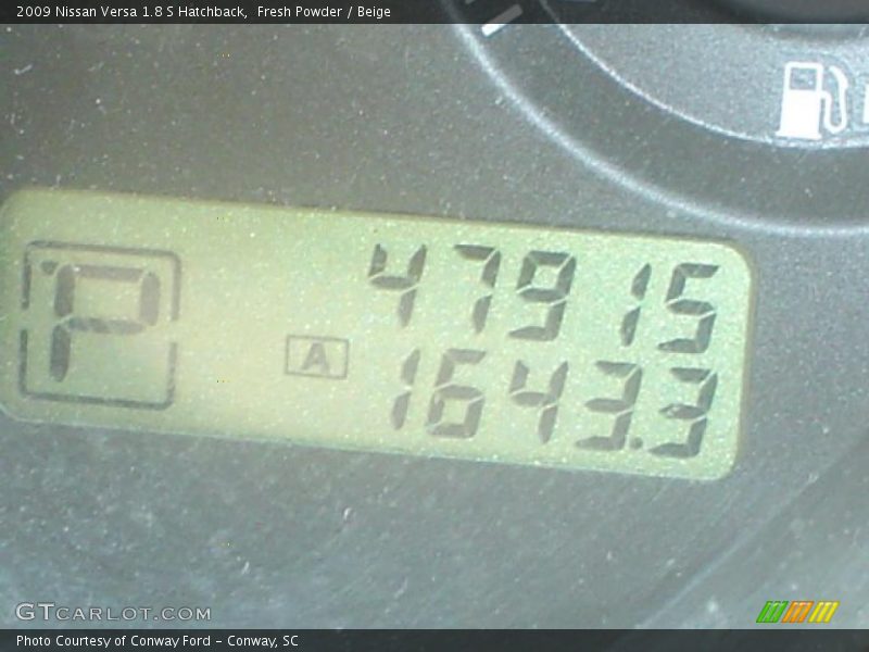 Fresh Powder / Beige 2009 Nissan Versa 1.8 S Hatchback