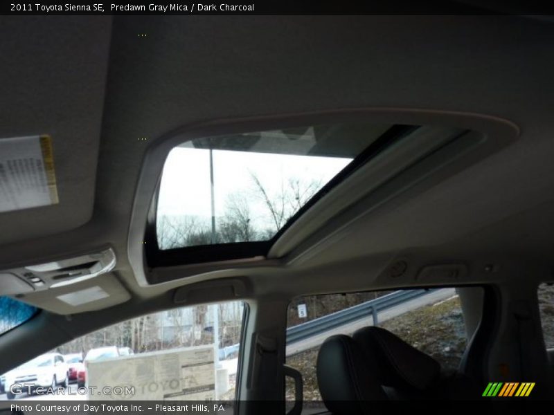 Sunroof of 2011 Sienna SE