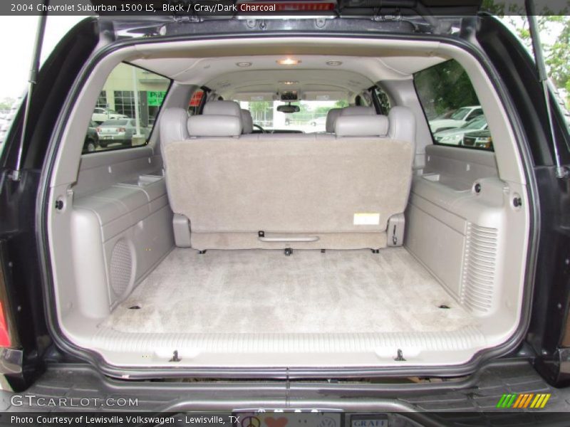  2004 Suburban 1500 LS Trunk