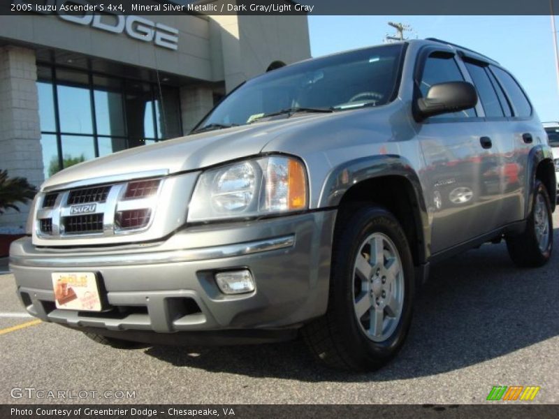 Mineral Silver Metallic / Dark Gray/Light Gray 2005 Isuzu Ascender S 4x4