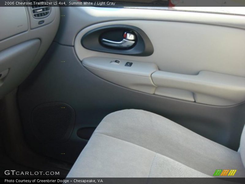 Summit White / Light Gray 2006 Chevrolet TrailBlazer LS 4x4