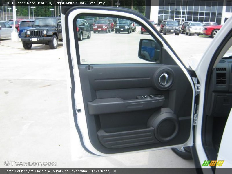 Bright White / Dark Slate Gray 2011 Dodge Nitro Heat 4.0