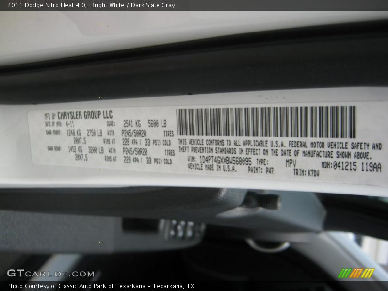 Bright White / Dark Slate Gray 2011 Dodge Nitro Heat 4.0