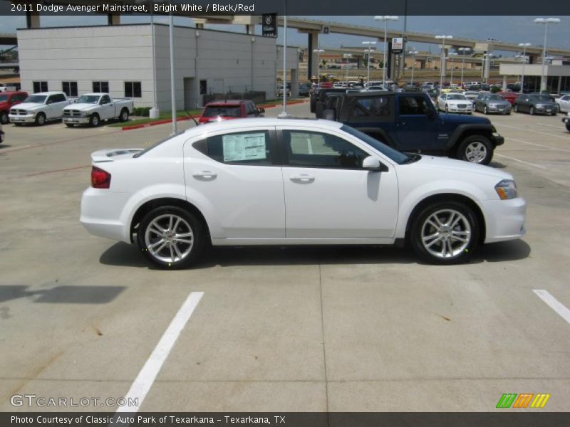 Bright White / Black/Red 2011 Dodge Avenger Mainstreet