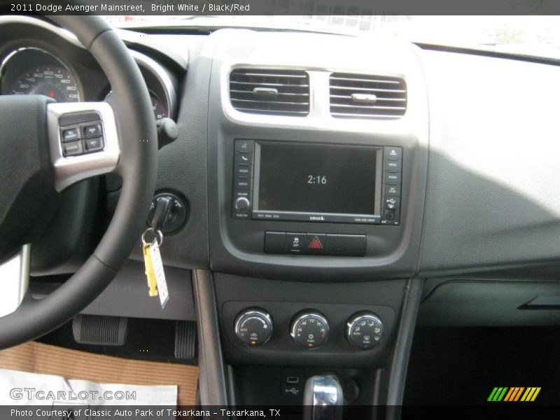 Bright White / Black/Red 2011 Dodge Avenger Mainstreet
