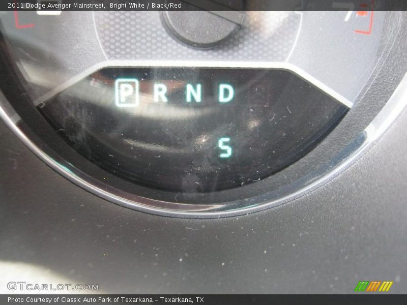 Bright White / Black/Red 2011 Dodge Avenger Mainstreet
