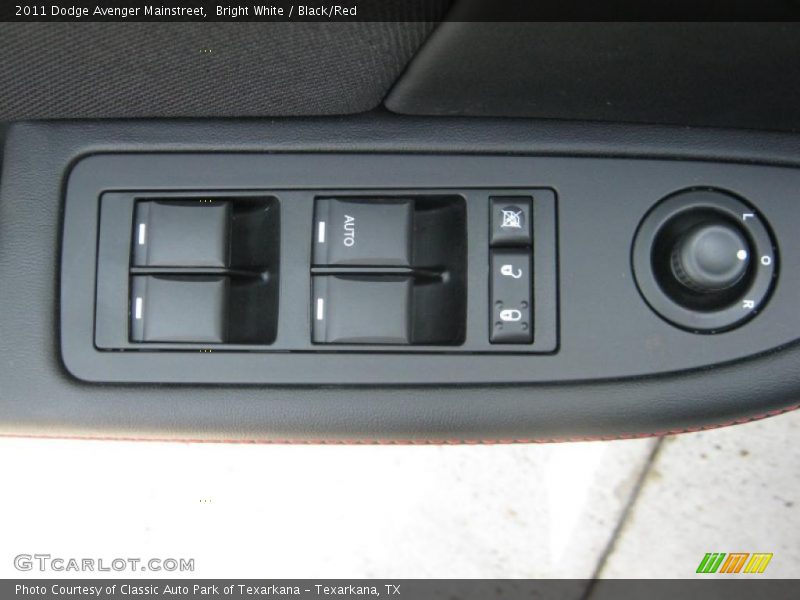 Bright White / Black/Red 2011 Dodge Avenger Mainstreet