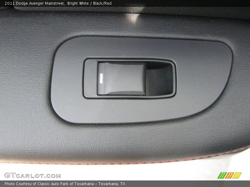 Bright White / Black/Red 2011 Dodge Avenger Mainstreet