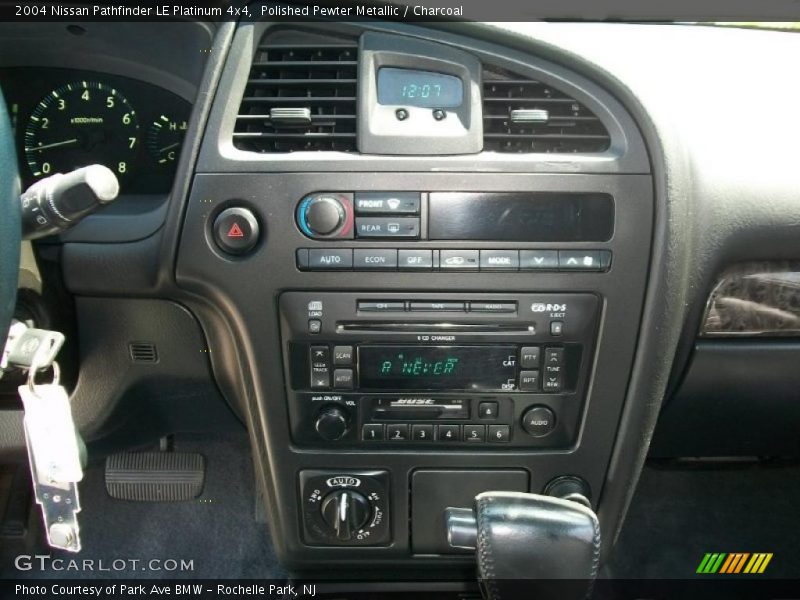 Polished Pewter Metallic / Charcoal 2004 Nissan Pathfinder LE Platinum 4x4