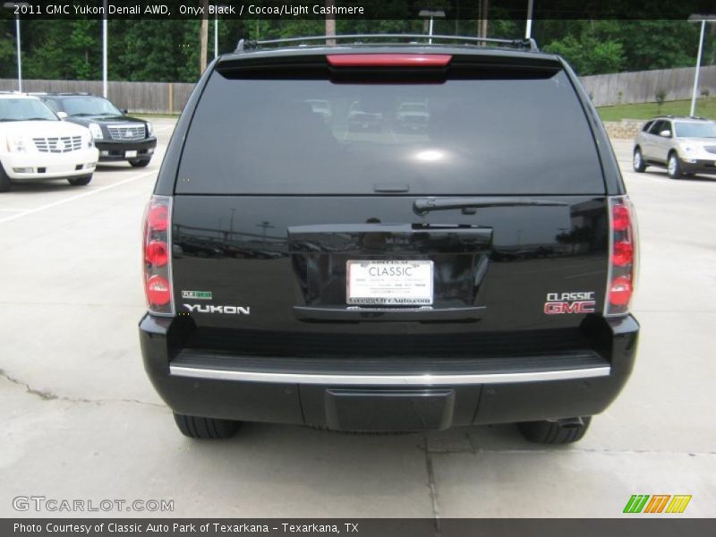 Onyx Black / Cocoa/Light Cashmere 2011 GMC Yukon Denali AWD