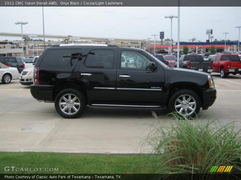 Onyx Black / Cocoa/Light Cashmere 2011 GMC Yukon Denali AWD