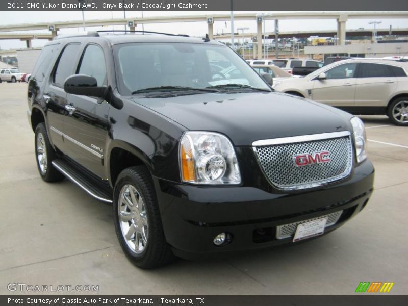 Onyx Black / Cocoa/Light Cashmere 2011 GMC Yukon Denali AWD