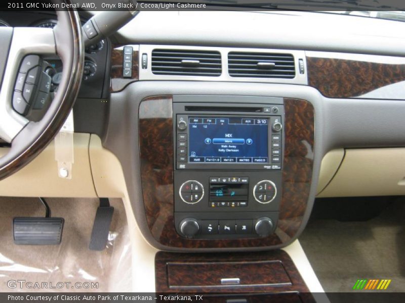 Onyx Black / Cocoa/Light Cashmere 2011 GMC Yukon Denali AWD