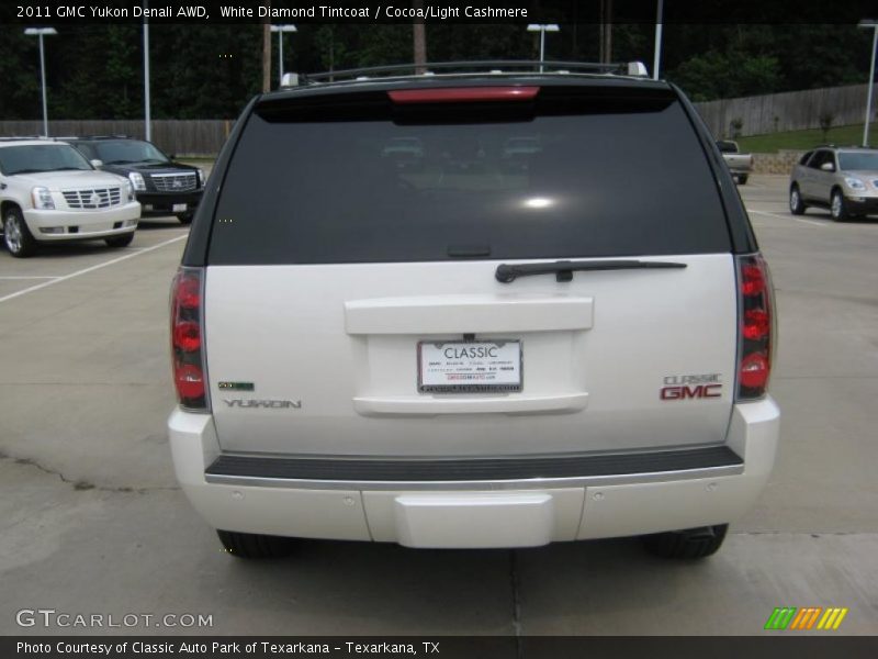 White Diamond Tintcoat / Cocoa/Light Cashmere 2011 GMC Yukon Denali AWD