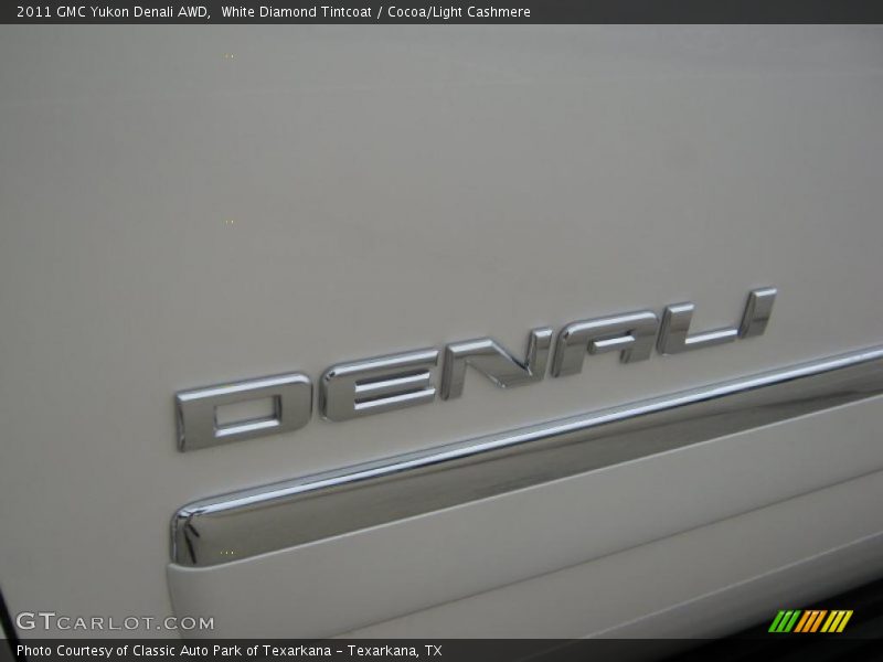White Diamond Tintcoat / Cocoa/Light Cashmere 2011 GMC Yukon Denali AWD