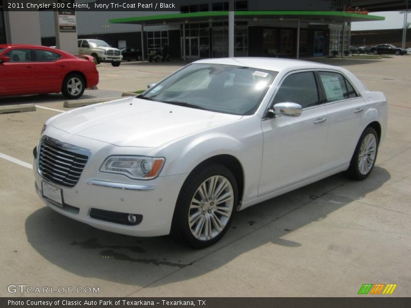 Front 3/4 View of 2011 300 C Hemi