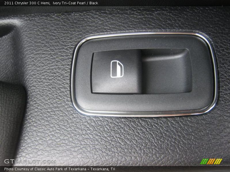 Ivory Tri-Coat Pearl / Black 2011 Chrysler 300 C Hemi