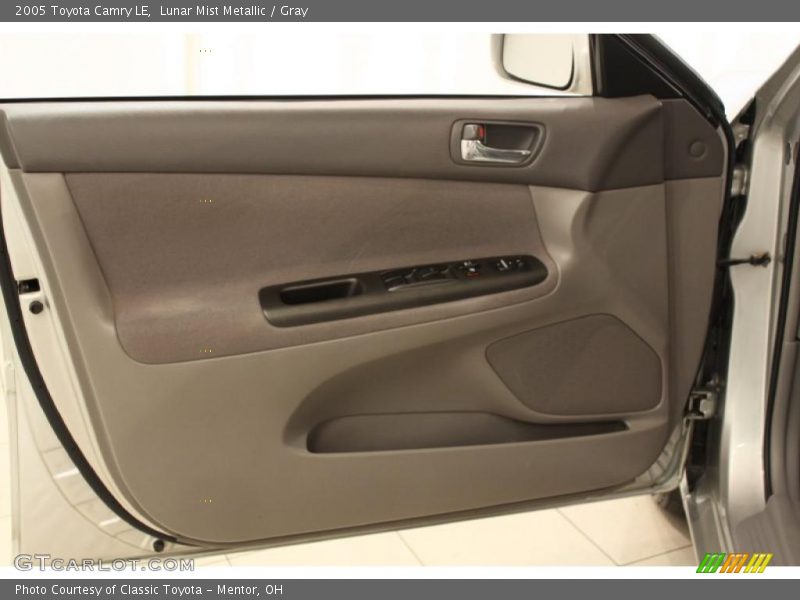 Lunar Mist Metallic / Gray 2005 Toyota Camry LE