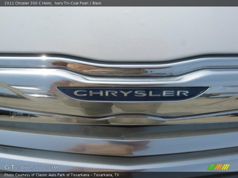  2011 300 C Hemi Logo