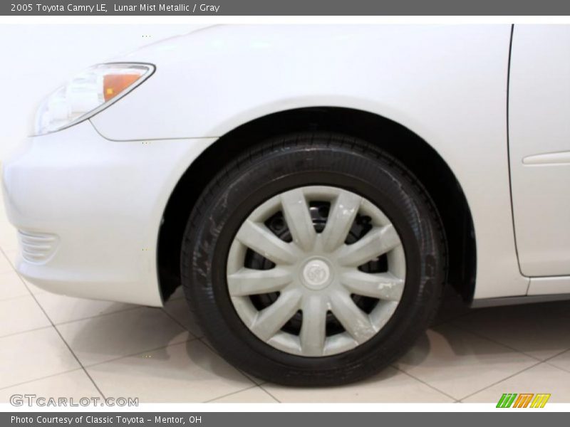 Lunar Mist Metallic / Gray 2005 Toyota Camry LE