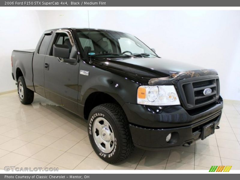 Black / Medium Flint 2006 Ford F150 STX SuperCab 4x4