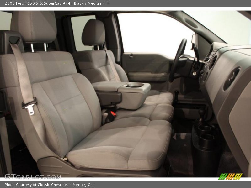 Black / Medium Flint 2006 Ford F150 STX SuperCab 4x4