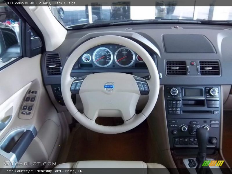 Dashboard of 2011 XC90 3.2 AWD