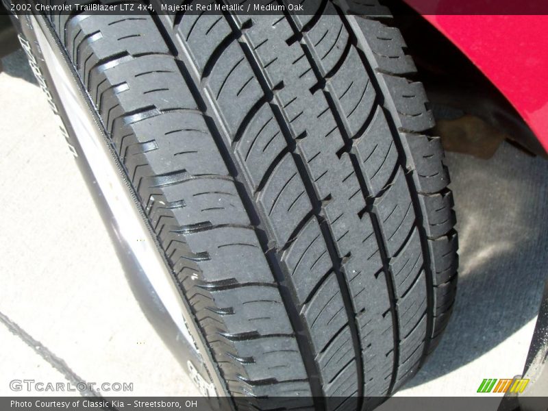 Majestic Red Metallic / Medium Oak 2002 Chevrolet TrailBlazer LTZ 4x4