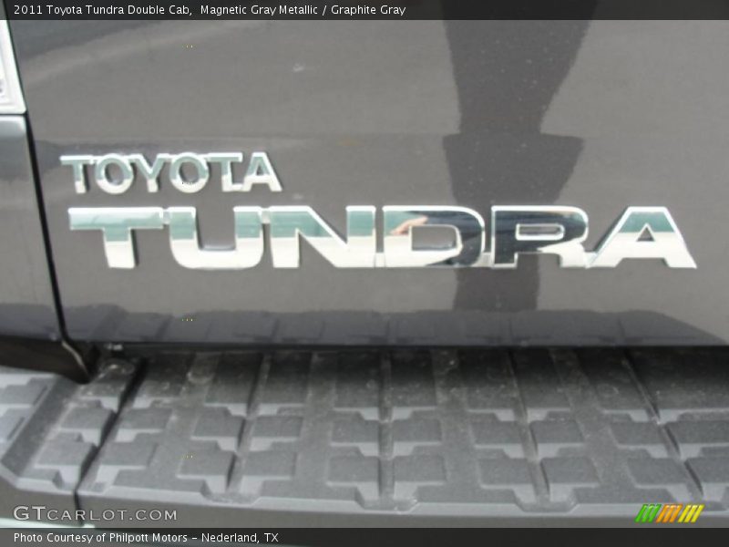 Magnetic Gray Metallic / Graphite Gray 2011 Toyota Tundra Double Cab