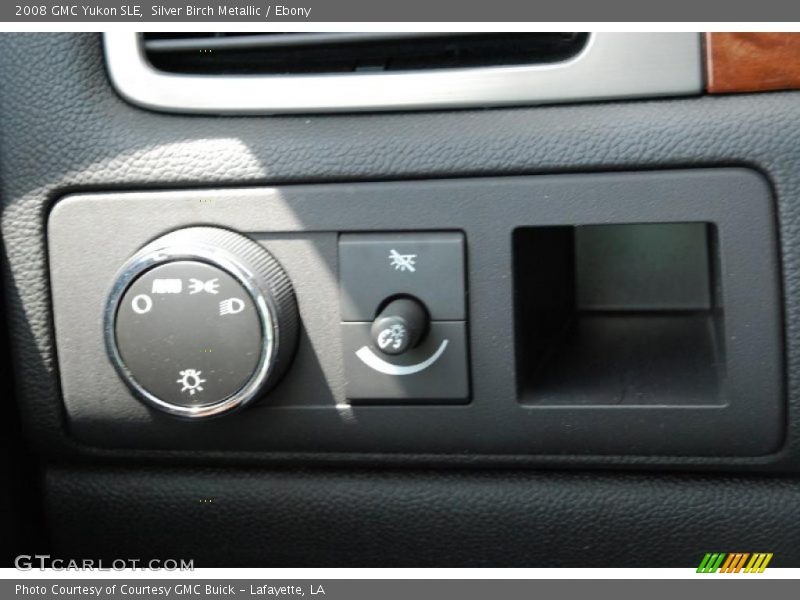 Silver Birch Metallic / Ebony 2008 GMC Yukon SLE